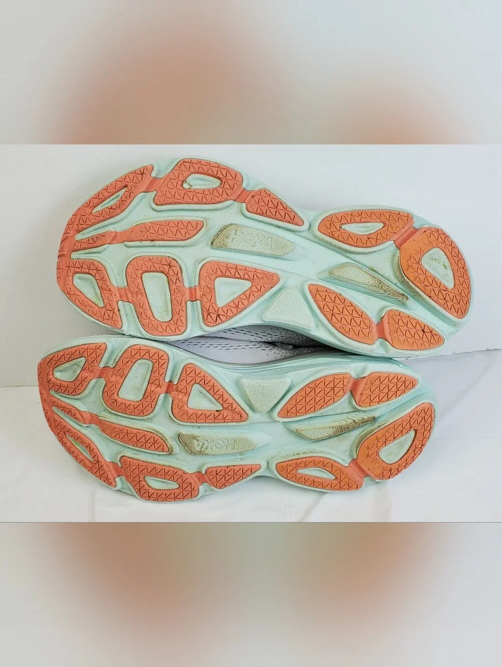 Hoka Womens Bondi 8 Stardust Aqua Breeze Running Shoes READ - Size 8 - GUC